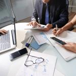 富时100指数创收盘纪录高位 金属与原油价格大幅回落