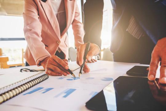 百思买假日季销售逊预期 盈利能力改善提振股价