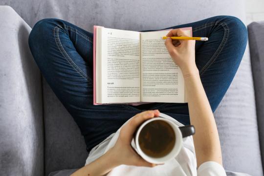 不枯燥的财经书，有故事也有方法：给想建立全球经济认知又怕“啃教材”的读者