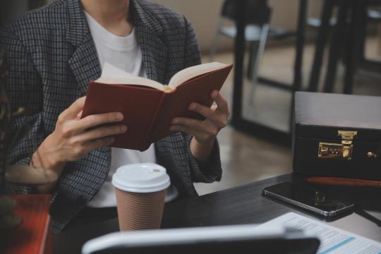 解释经济泡沫与市场崩盘的财经书籍有哪些：给想看懂周期与风险的读者