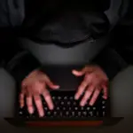 互联网观察基金会：商业性儿童性虐待网站一年内翻倍，犯罪团伙借网络性剥削牟利