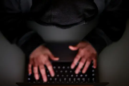 互联网观察基金会：商业性儿童性虐待网站一年内翻倍，犯罪团伙借网络性剥削牟利