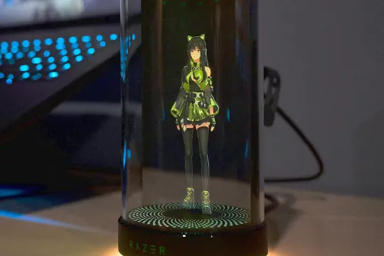 雷蛇在CES 2026发布“Project AVA” 全息AI桌面设备引发质疑