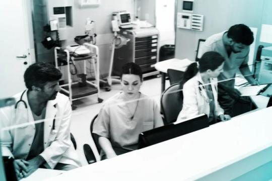 医疗人工智能进入“可问责”阶段：监管与信任重塑行业标准