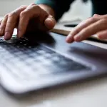 美国初创公司招聘“AI欺凌者” 以800美元日薪测试主流聊天机器人记忆与一致性