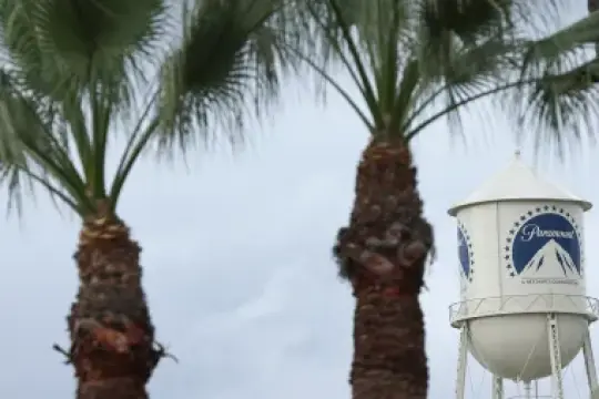 中东资金确认投资240亿美元，派拉蒙股价飙升11%助力WBD收购