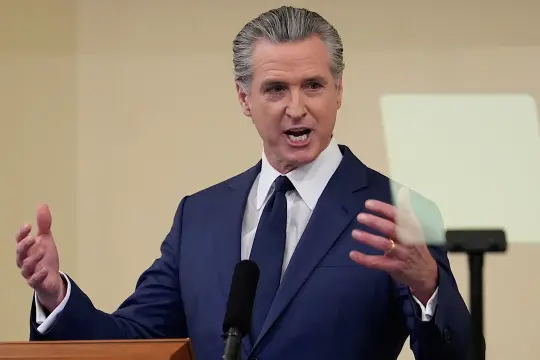 加州拟推亿万富翁税引发科技业反弹与党内分歧