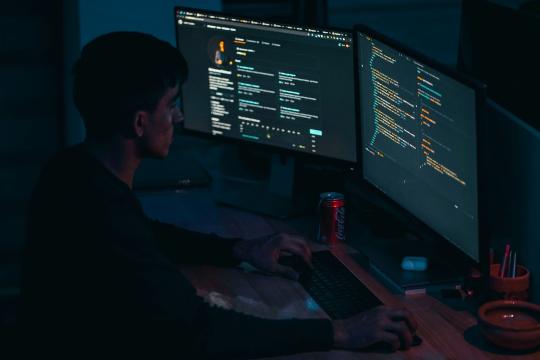 人工智能加速冷案侦破，侦探办案流程面临重塑