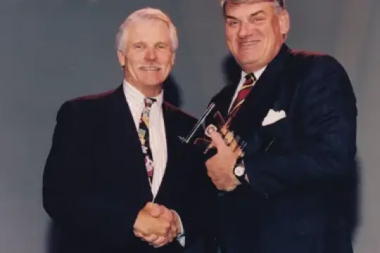 约瑟夫·J·柯林斯逝世：开创性有线电视高管及前HBO总裁，享年81岁