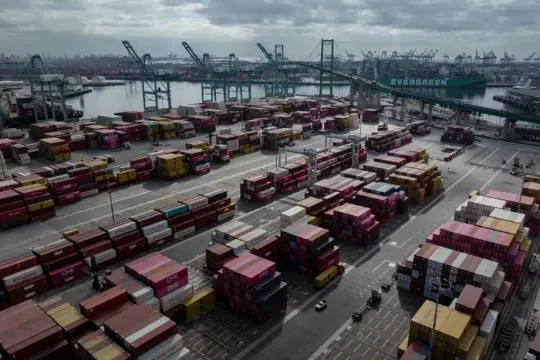 民调：七成美国人称特朗普关税推高个人支出