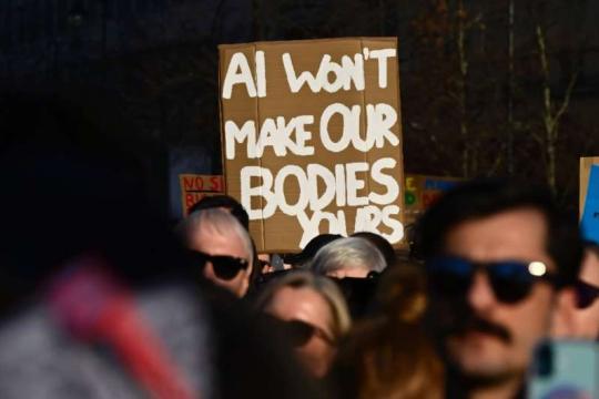 慕尼黑再保险：人工智能推高网络攻击成本并增强破坏力