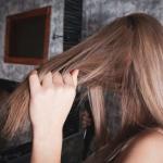 离子吹风机是怎么工作的？真能带来广告里的效果吗？