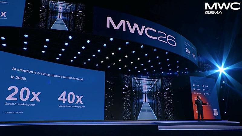 ntt prs.akirashimada mwc keynote4.jpg