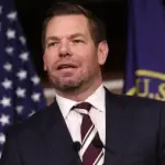 埃里克·斯沃尔韦尔宣布因性行为不端指控辞去国会议员职务