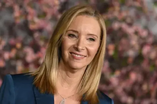 丽莎·库卓恳请华纳兄弟新东主“保持原样”，回忆《老友记》和《复出》拍摄地