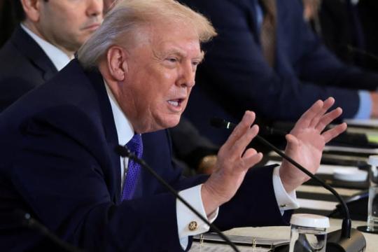 特朗普称将为美油企在委内瑞拉提供“绝对安全”，敦促投入1000亿美元重建油气基础设施