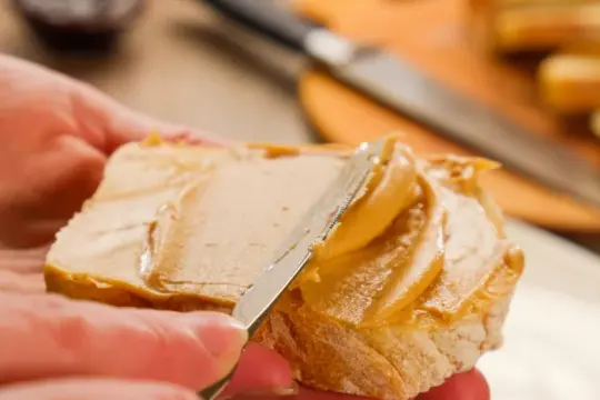 Payscale：逾四成机构考虑在2026年采用“花生酱式”统一加薪