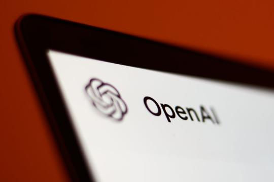 据称OpenAI要求承包商上传过往真实工作内容 引发合规风险担忧