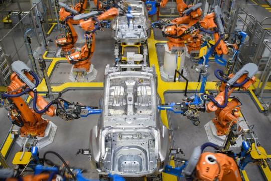 预算不确定性下英国11月GDP增长0.3%超预期，汽车产出反弹成主要推力