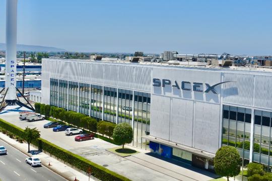 马斯克据称推动SpaceX加速上市：融资指向轨道数据中心与Starlink扩张