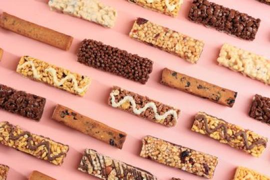 营养师推荐：选择健康蛋白棒的7个关键要点