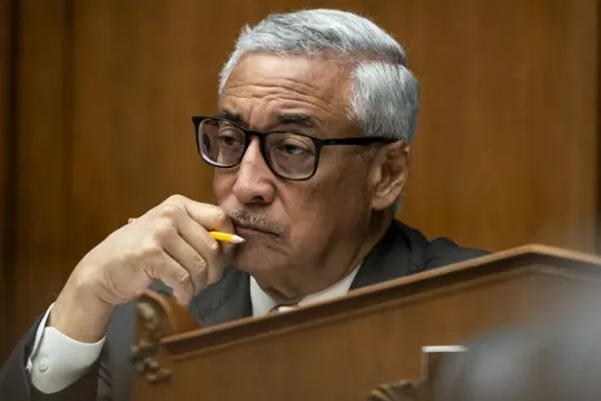 民主党议员反对劳工部拟放宽401(k)投资范围，称加密资产等将抬升风险