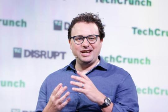 Anthropic推出法律自动化插件引发欧洲软件与数据股抛售，相关指数市值蒸发约3000亿美元