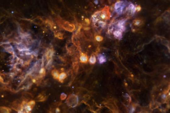 ESO甚大望远镜捕捉三角座星系精细结构