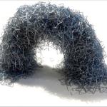 “液态金属”般的缠结订书针颗粒，或催生新一代可重构材料