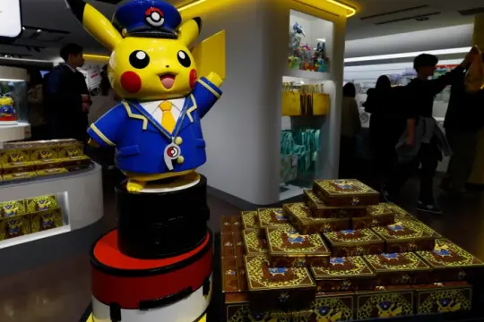 宝可梦30周年纪念活动密集推出怀旧周边，新作《风与波》预计延至2027年发售