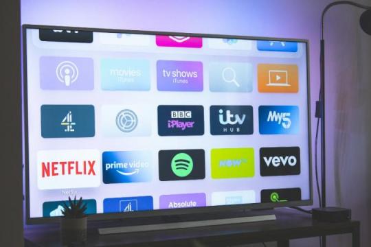 电视厂商对8K态度转冷：LG停产相关面板，行业转向亮度与能效升级