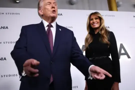 《梅拉尼娅》首映礼上，布雷特·拉特纳与第一夫人辩护亚马逊MGM纪录片高昂成本