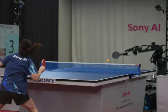 索尼人工智能乒乓球机器人Ace在官方规则比赛中击败顶级选手
