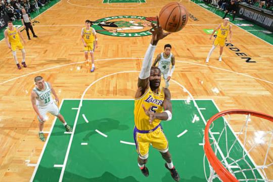 NBC环球押注体育版权布局，“传奇二月”成战略缩影