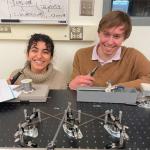 机械计算机用弹簧与螺栓实现计数、奇偶判别和力记忆