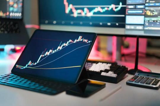 以太坊、索拉纳、瑞波币反弹至10%，主要加密货币收复周六战事冲击跌幅