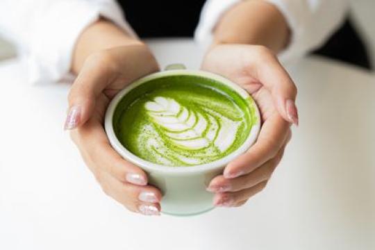 用抹茶代替咖啡或许能缓解焦虑