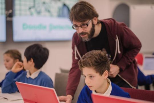 生成式人工智能：专家称若儿童不普遍学习计算技能，或加剧“社会分裂”风险