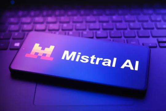 Mistral推出企业级定制平台Forge 押注“自建模型”对抗OpenAI等竞争对手