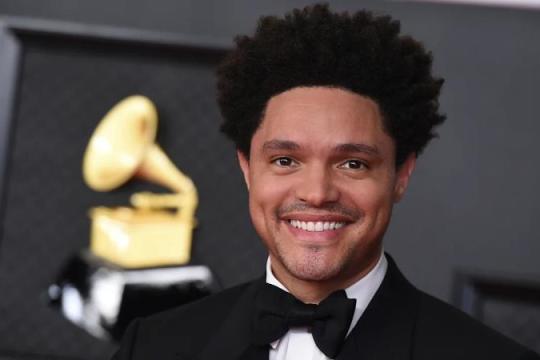 2026年格莱美奖回归常规：看点、阵容与提名一览