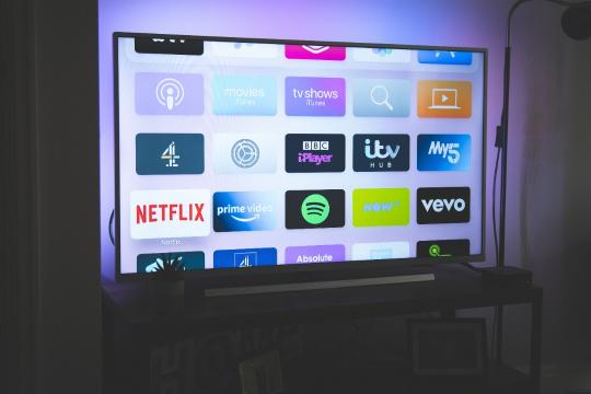 如何清除电视缓存，修复应用卡顿与流媒体缓冲问题