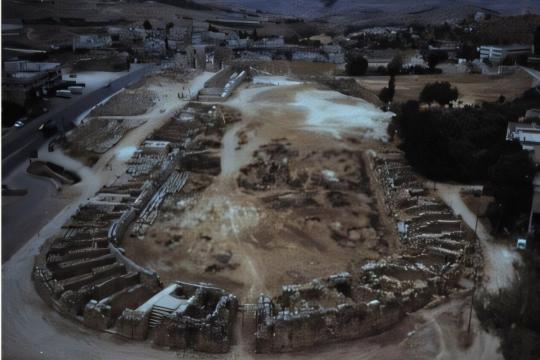 约旦杰拉什集体墓葬揭示人类应对首场全球大流行方式