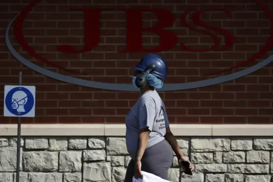 约3800名JBS美国工人拟在科罗拉多工厂罢工 或加剧美国肉类价格压力