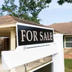 特朗普称不愿房价下跌，美国住房负担问题仍待解