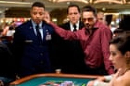 迪士尼拟向OpenAI投资10亿美元 授权约200个角色用于Sora生成视频