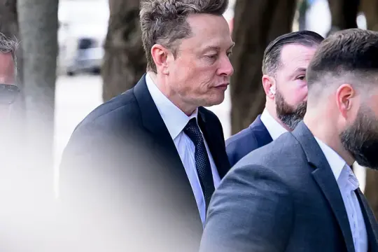 马斯克在推特收购相关证券欺诈案中出庭作证