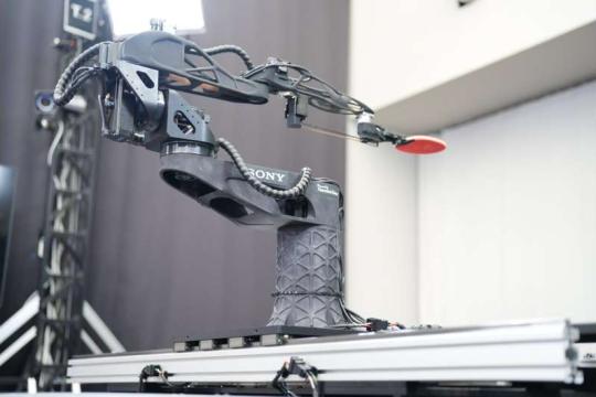 AI 乒乓球机器人“Ace”挑战人类高手，预示更快更灵活机器时代临近