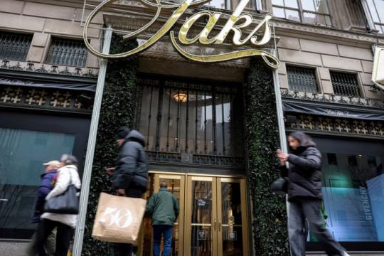 “消费者依然存在”：萨克斯环球申请第11章破产保护，奢侈品百货整合遇债务压力