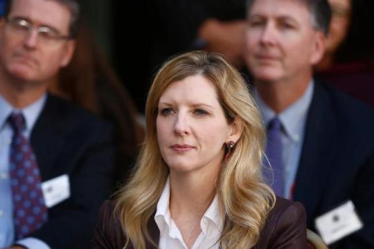 高盛首席法律官凯西·鲁姆勒宣布辞职，此前被曝与爱泼斯坦关系密切