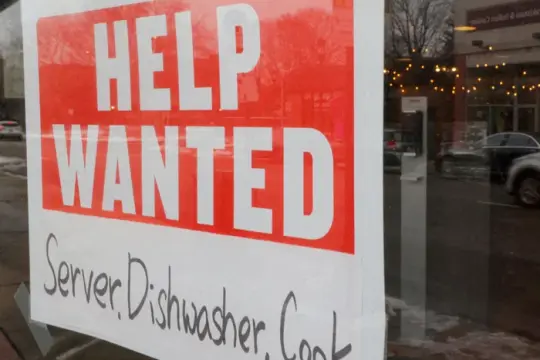 美国2025年12月职位空缺降至五年多来最低，11月数据下修